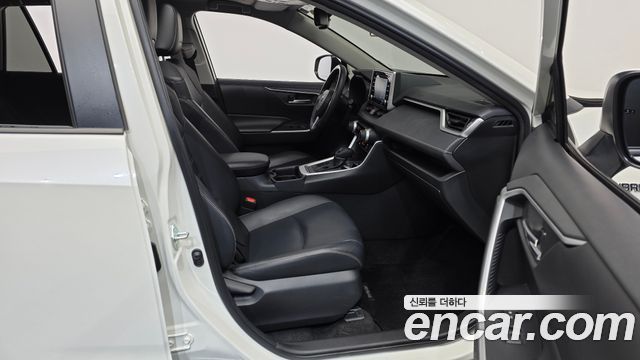 Toyota RAV4 2020 — photo 17