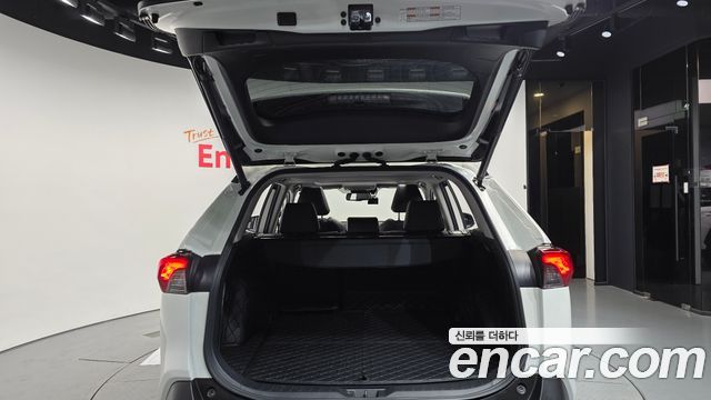 Toyota RAV4 2020 — photo 26