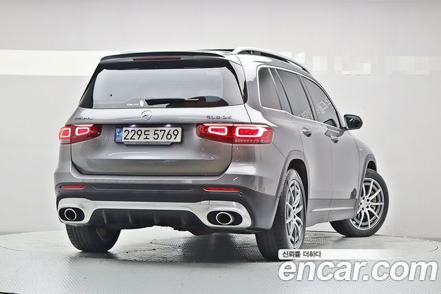 Mercedes-Benz GLB-Class 2023 — photo 2