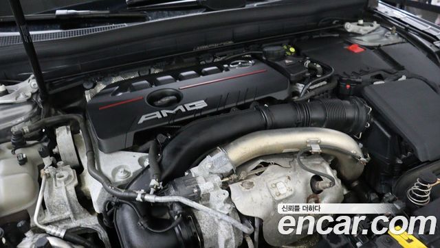 Mercedes-Benz GLB-Class 2023 — photo 7