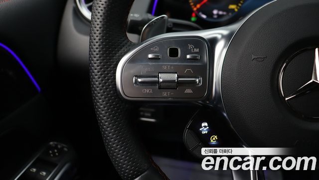 Mercedes-Benz GLB-Class 2023 — photo 9