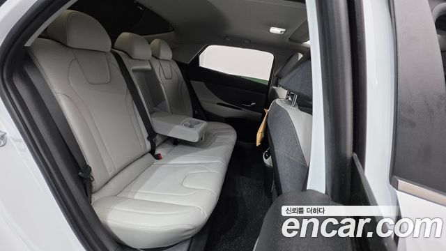 Hyundai AVANTE 2021 — photo 19
