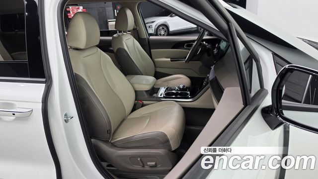 Kia Canival 2021 — photo 17