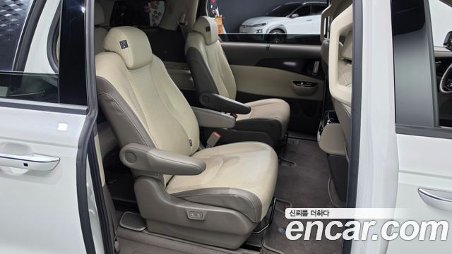 Kia Canival 2021 — photo 18