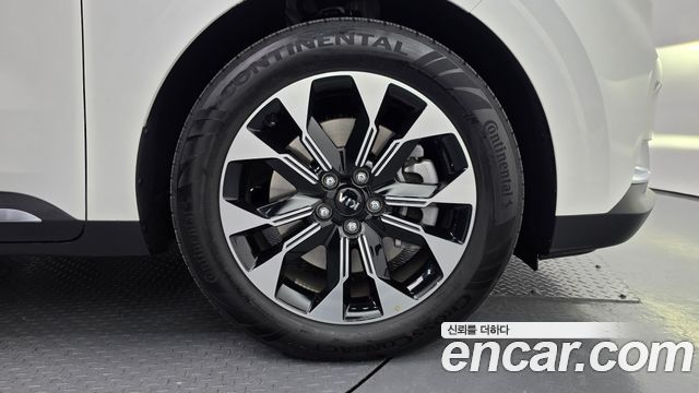 Kia Canival 2021 — photo 7