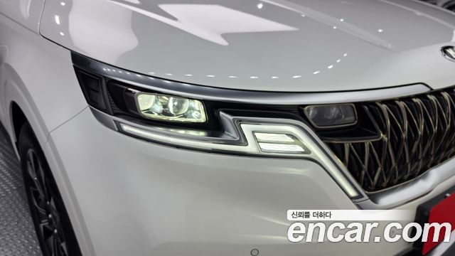 Kia Canival 2021 — photo 8