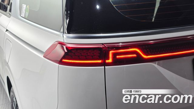 Kia Canival 2021 — photo 9