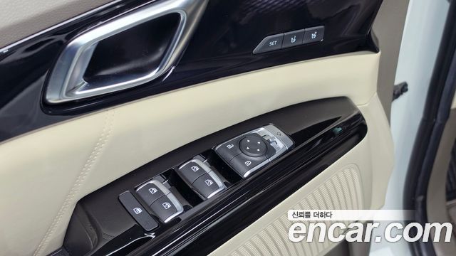Kia Canival 2021 — photo 27