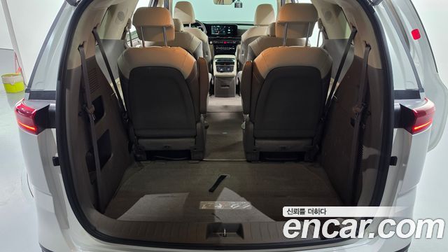 Kia Canival 2021 — photo 31