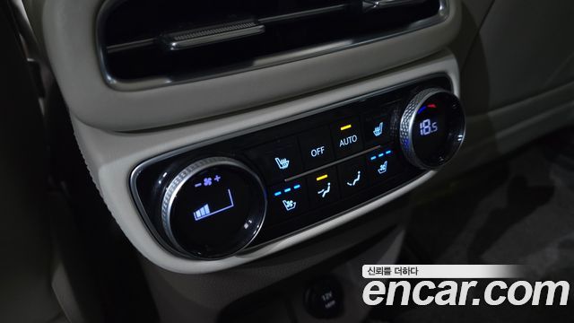 Genesis GV80 2020 — photo 31
