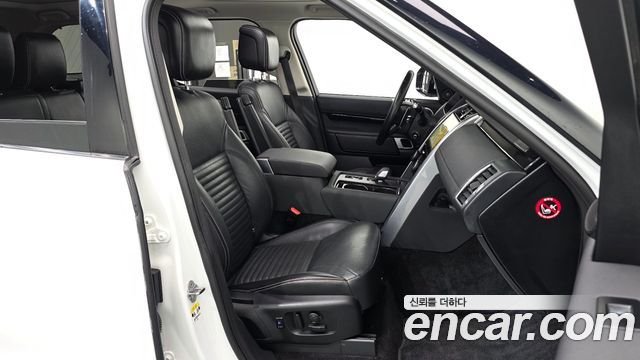 Land Rover Discovery 2022 — photo 11