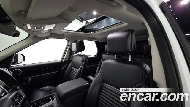 Land Rover Discovery 2022 — photo 18