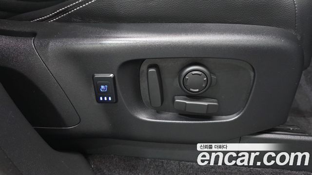 Land Rover Discovery 2022 — photo 20