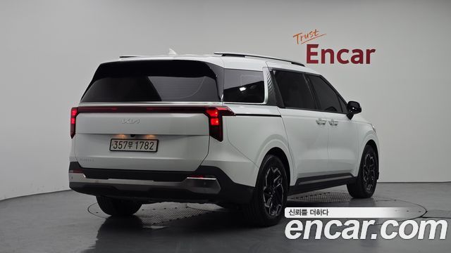 Kia Canival 2025 — photo 2