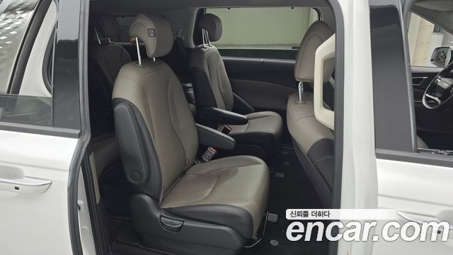 Kia Canival 2025 — photo 12