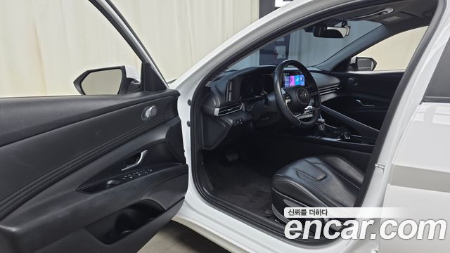 Hyundai AVANTE 2023 — photo 13