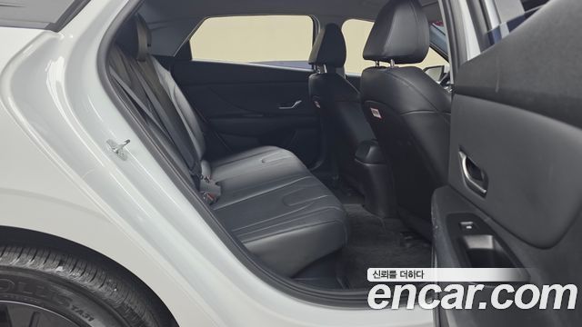 Hyundai AVANTE 2023 — photo 18