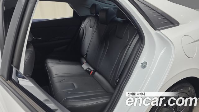Hyundai AVANTE 2023 — photo 19