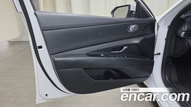 Hyundai AVANTE 2023 — photo 14