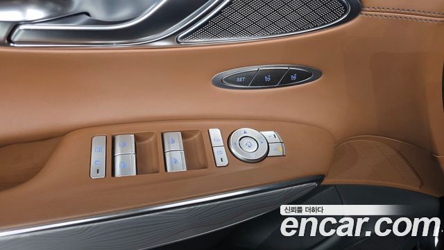 Genesis GV70 2023 — photo 17