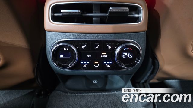 Genesis GV70 2023 — photo 23