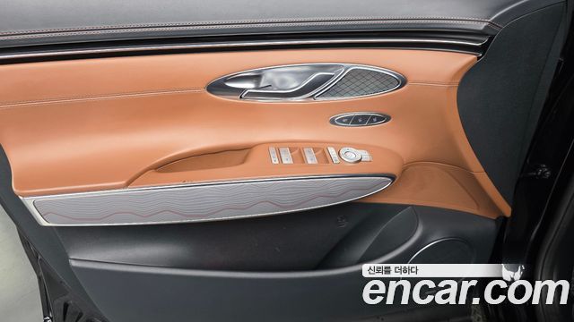 Genesis GV70 2023 — photo 14