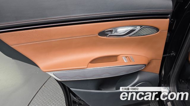 Genesis GV70 2023 — photo 15