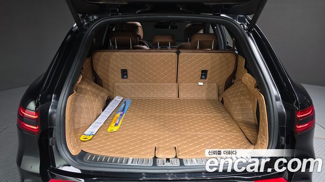 Genesis GV70 2023 — photo 27