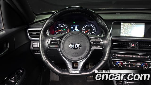 Kia K5 2017 — photo 19