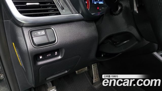 Kia K5 2017 — photo 22