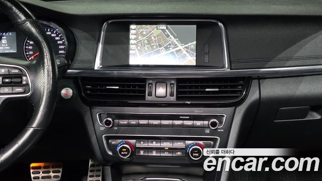 Kia K5 2017 — photo 25
