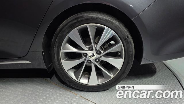 Kia K5 2017 — photo 7