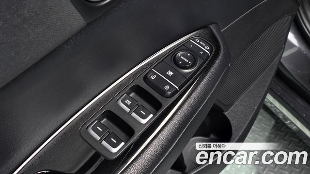 Kia K5 2017 — photo 28