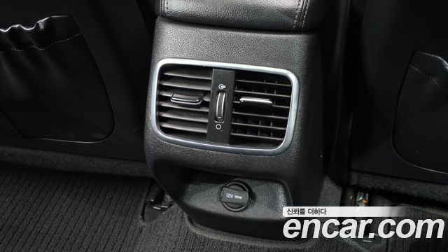 Kia K5 2017 — photo 30