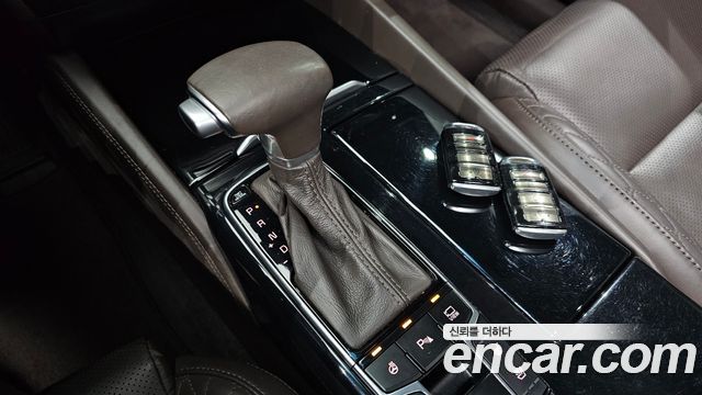 Kia K7 2017 — photo 12