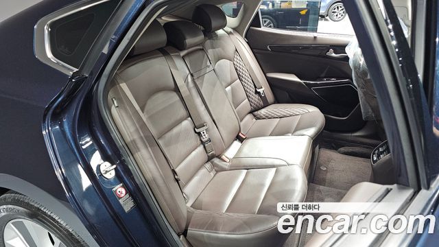 Kia K7 2017 — photo 17