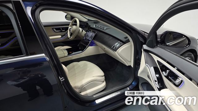 Mercedes-Benz S-Class 2022 — photo 17