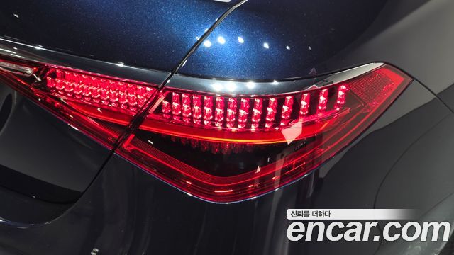 Mercedes-Benz S-Class 2022 — photo 9