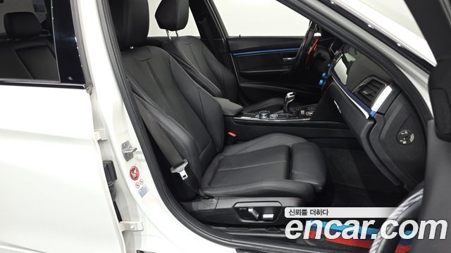 BMW 3-Series 2016 — photo 11