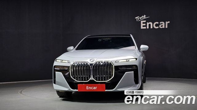 BMW 7-Series 2023 — photo 3