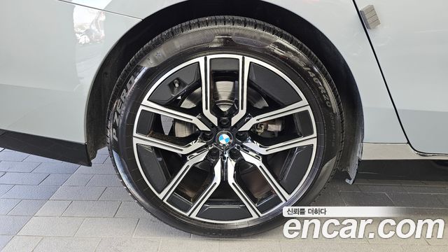 BMW 7-Series 2023 — photo 5