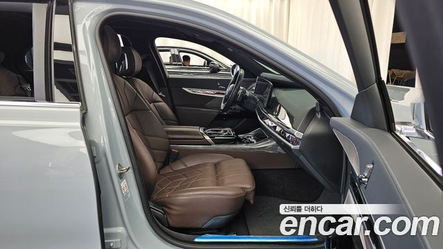 BMW 7-Series 2023 — photo 11