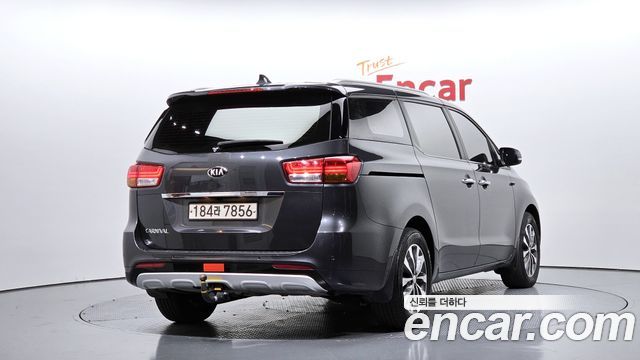 Kia Canival 2018 — photo 2