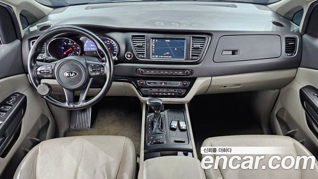 Kia Canival 2018 — photo 10
