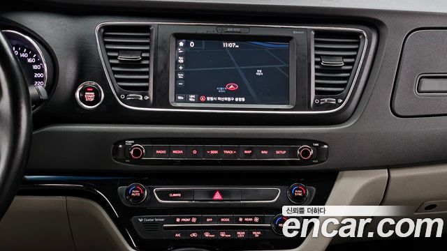 Kia Canival 2018 — photo 20