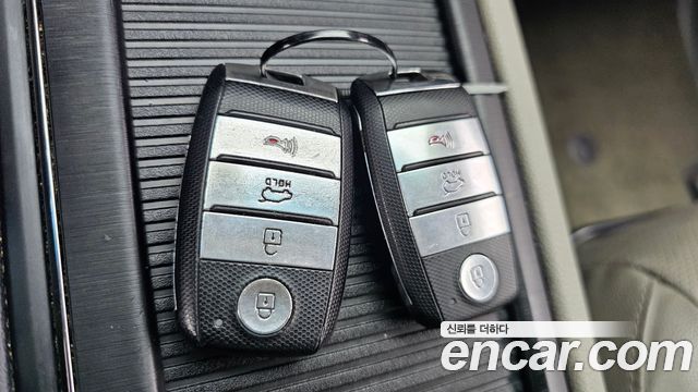Kia Canival 2018 — photo 24