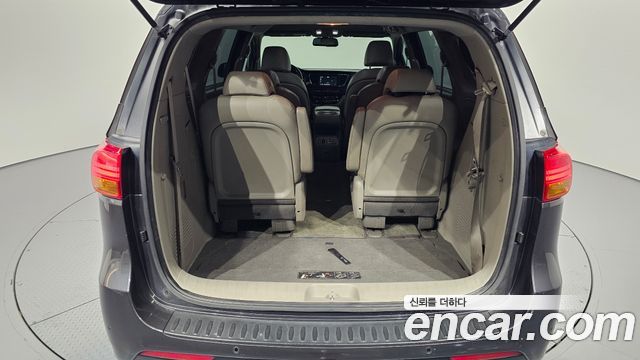 Kia Canival 2018 — photo 26