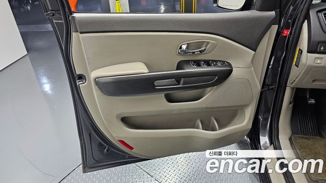 Kia Canival 2018 — photo 14