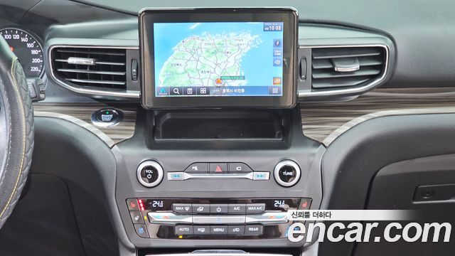 Ford Explorer 2020 — photo 19