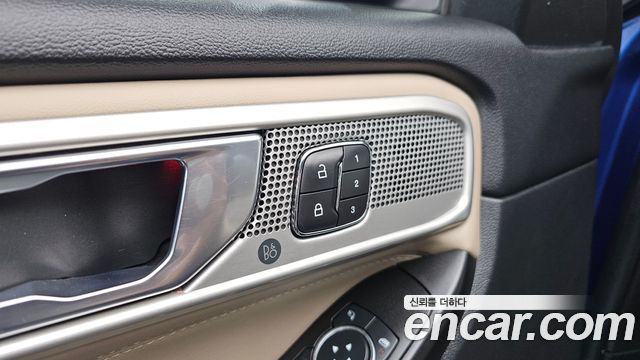 Ford Explorer 2020 — photo 26